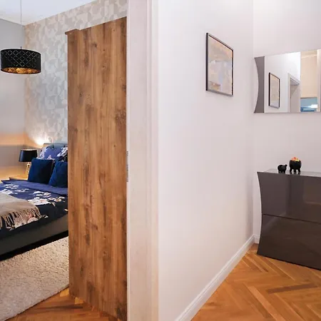 Saint Moor #1 Apartment Pecs